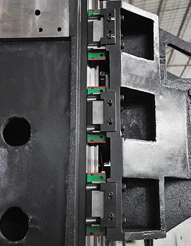 如何選擇一臺(tái)高效的立式加工中心？(圖3)